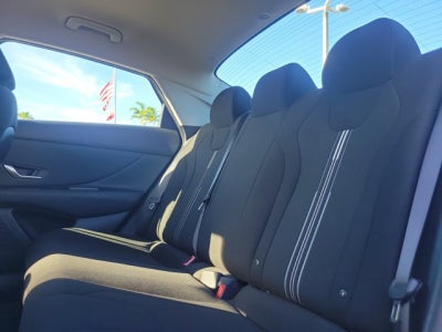 2022 Hyundai ELANTRA SEL