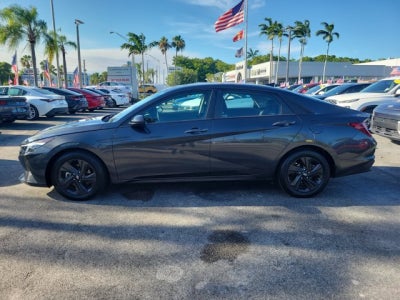2022 Hyundai ELANTRA SEL