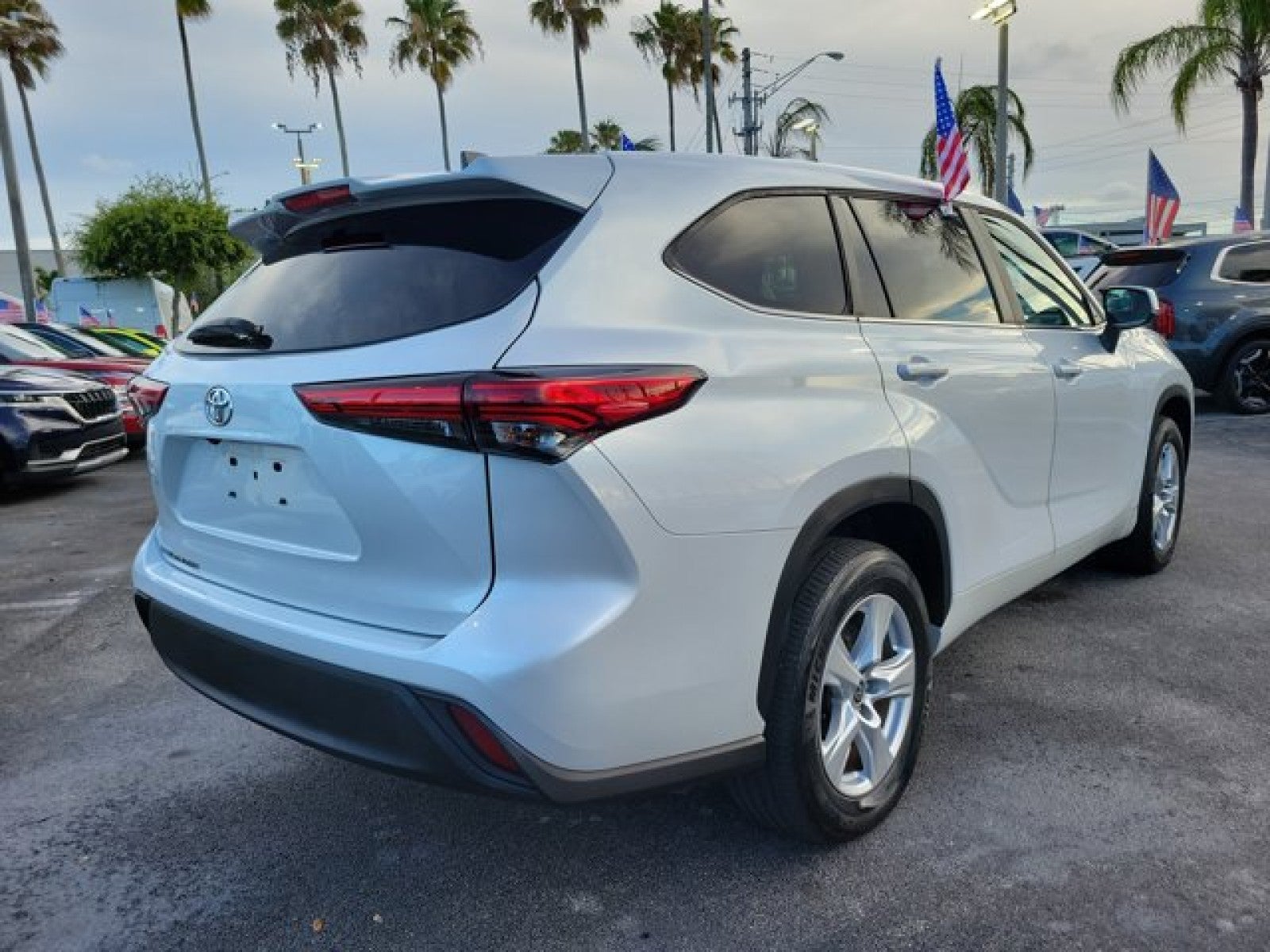 2023 Toyota Highlander L