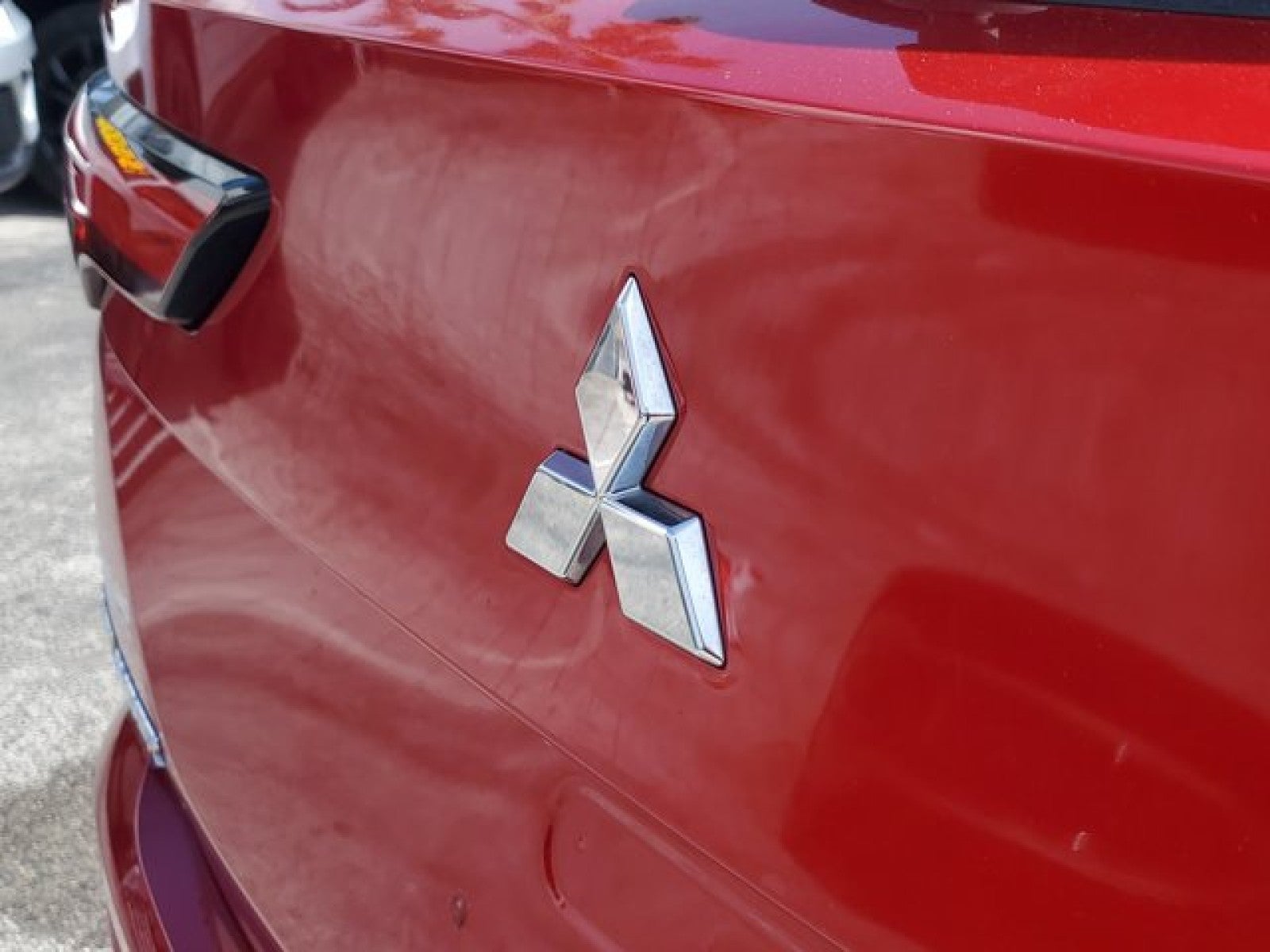 2023 Mitsubishi Outlander ES