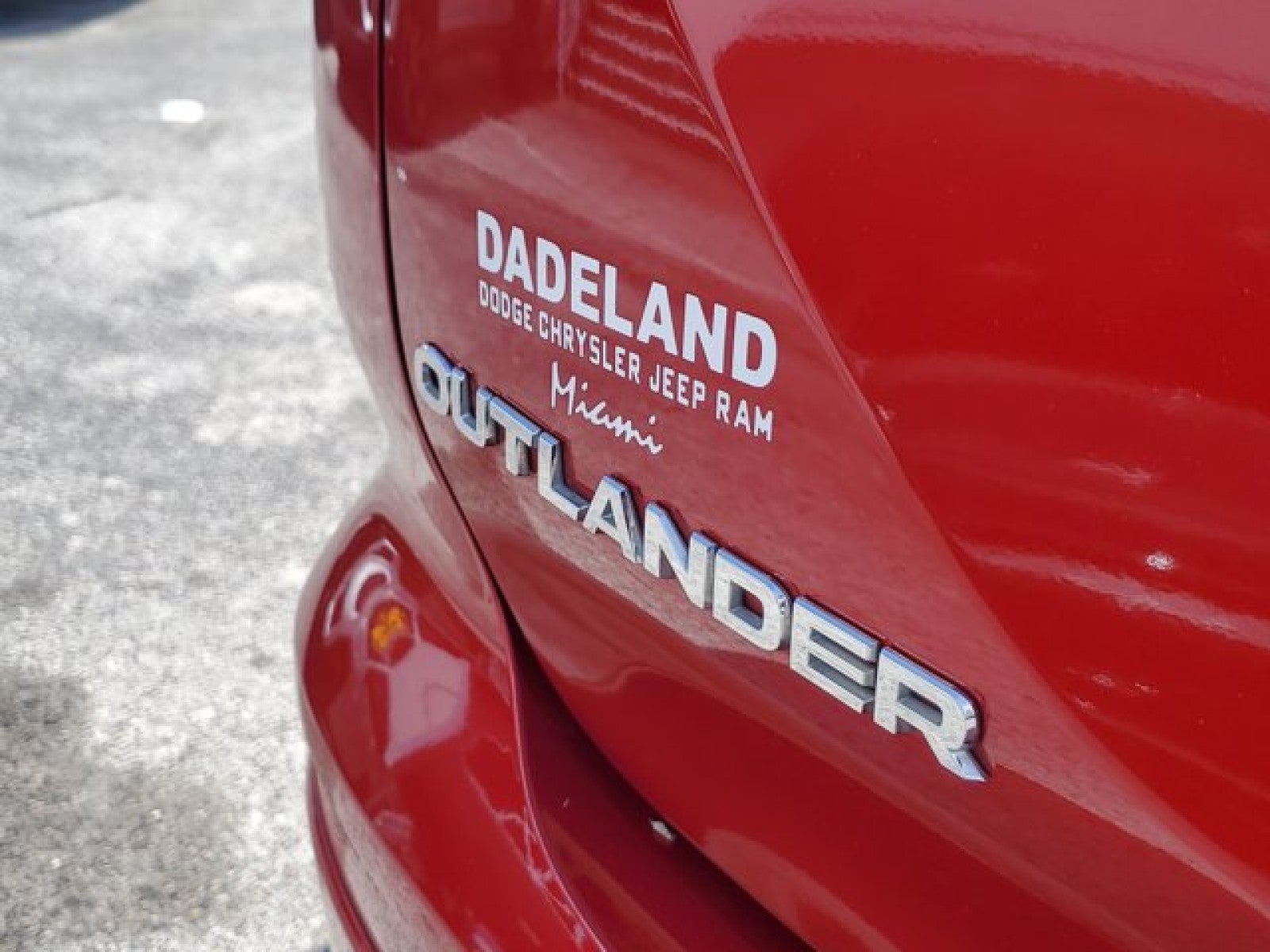 2023 Mitsubishi Outlander ES