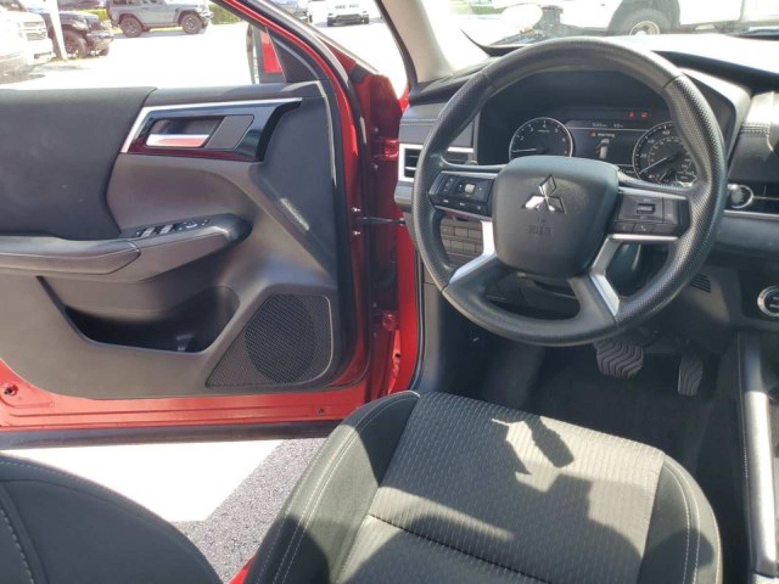 2023 Mitsubishi Outlander ES