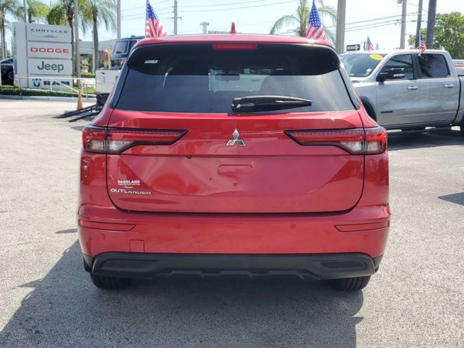 2023 Mitsubishi Outlander ES