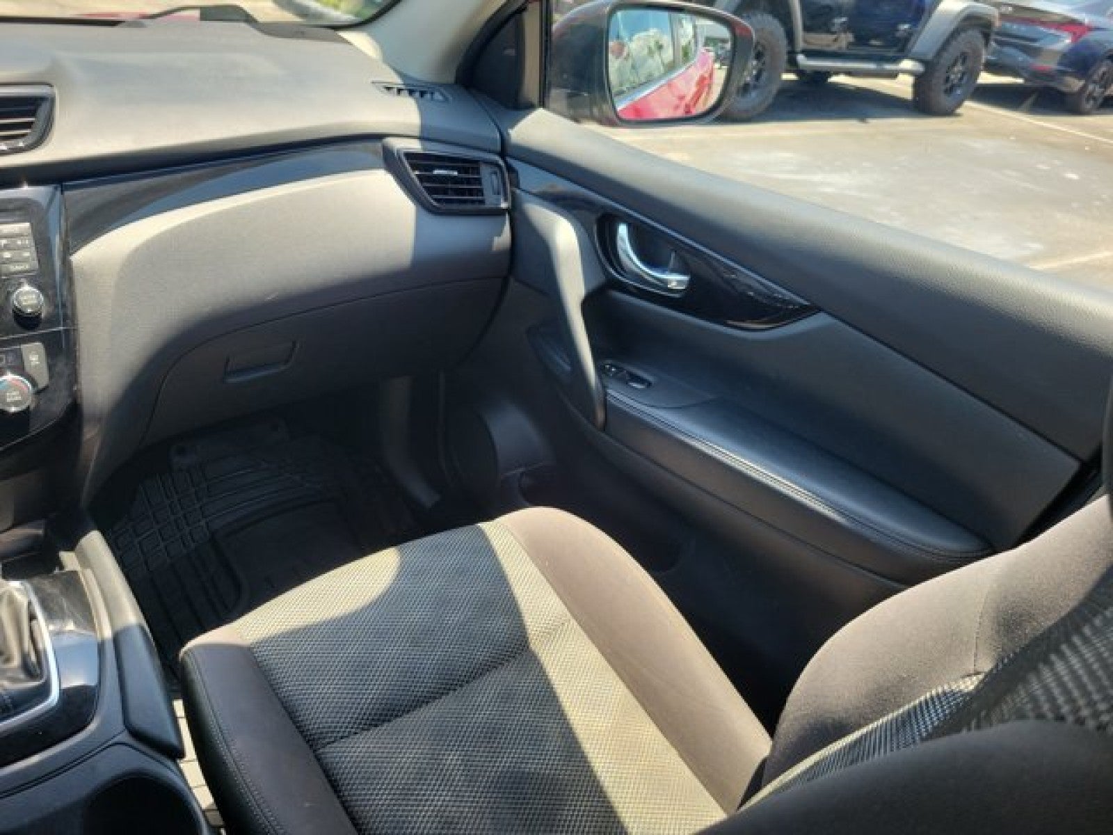 2018 Nissan Rogue Sport SV