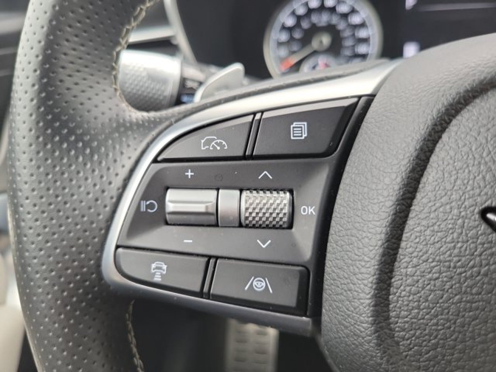 2024 Genesis G70 2.5T SPORT PRESTIGE