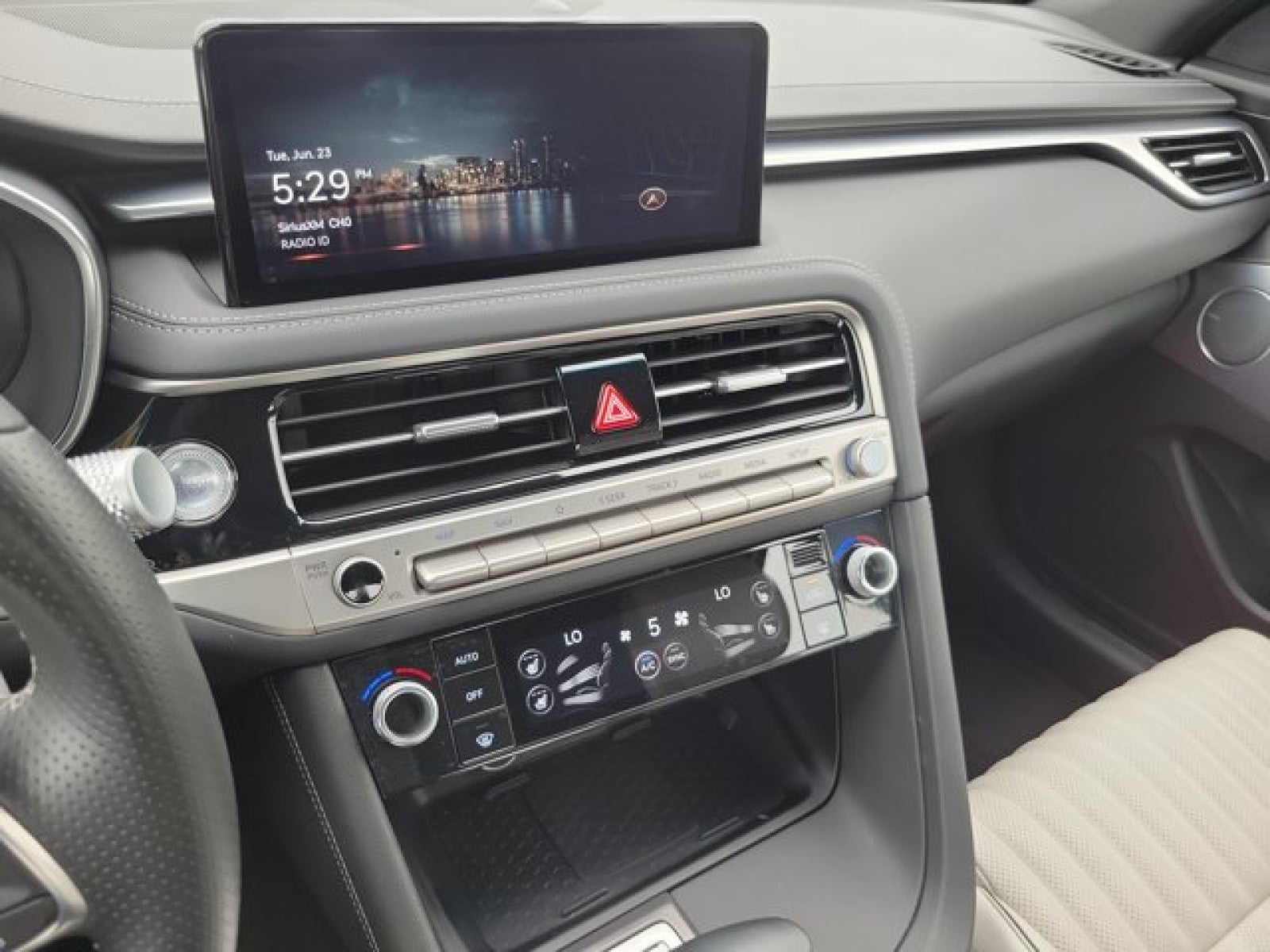 2024 Genesis G70 2.5T SPORT PRESTIGE