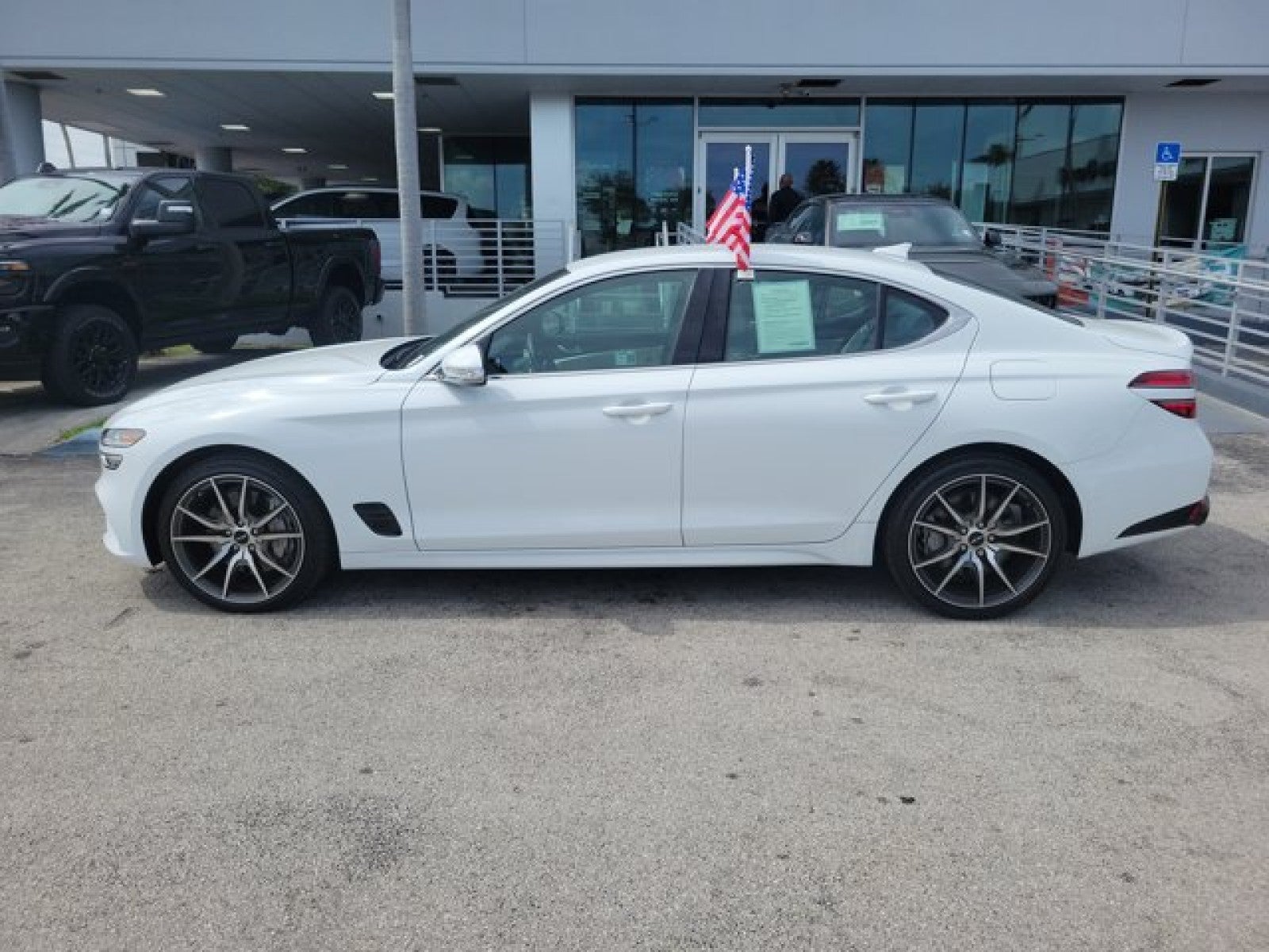 2025 Genesis G70 2.5T