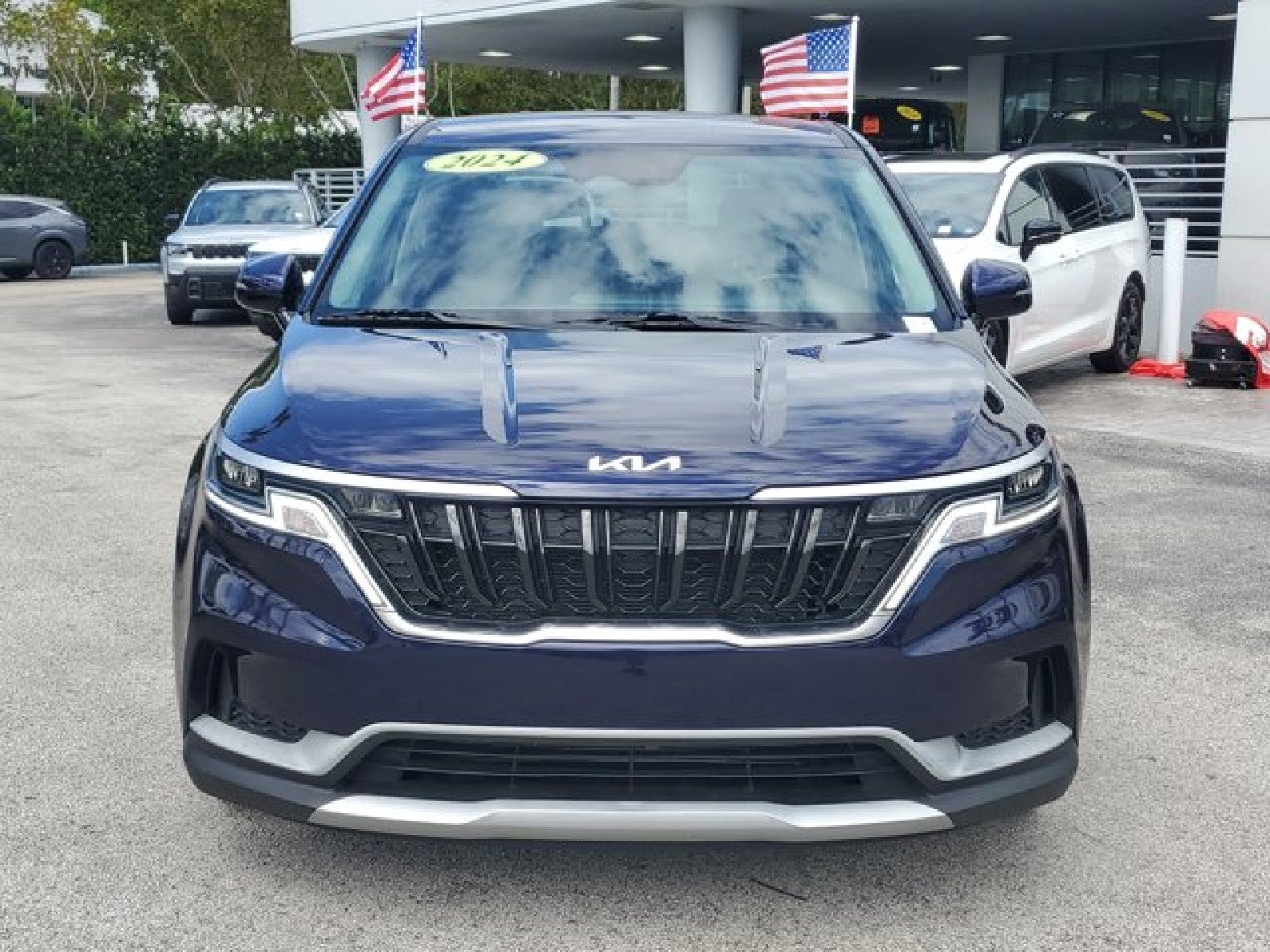 2024 Kia Carnival LX