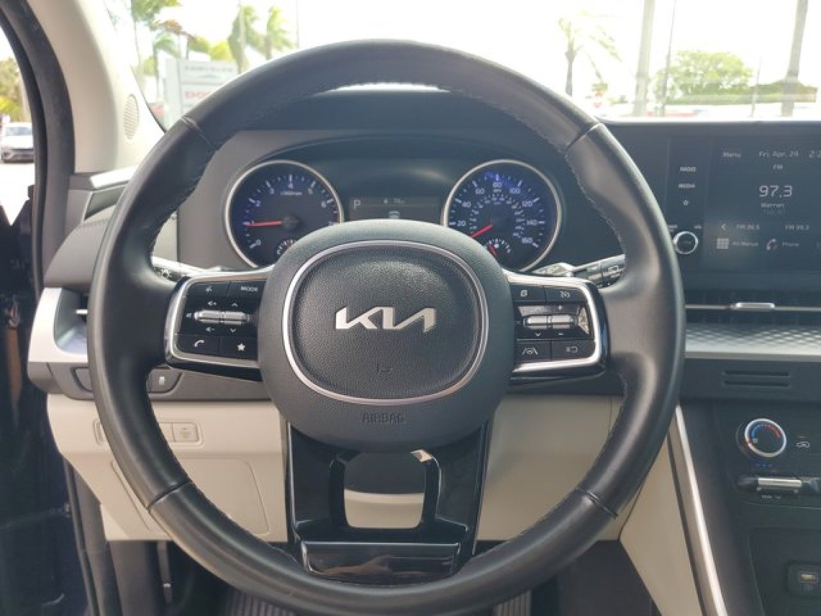 2024 Kia Carnival LX