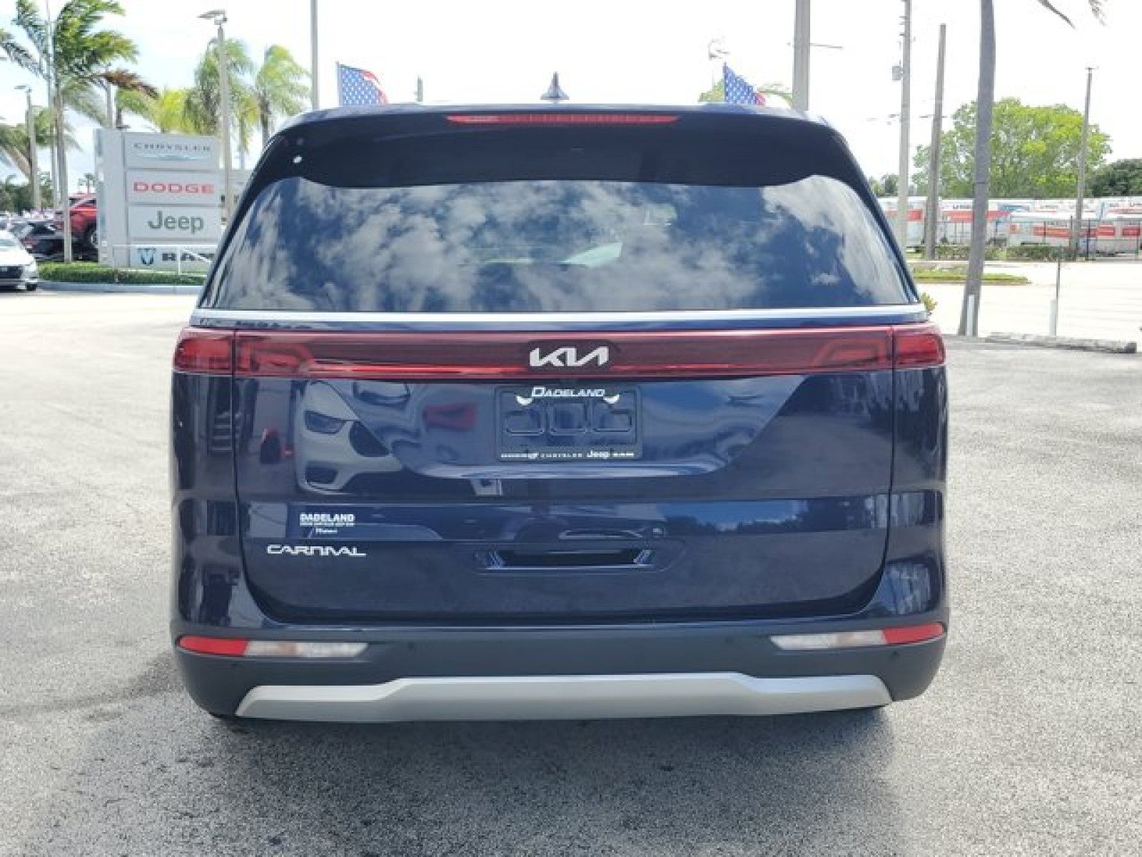 2024 Kia Carnival LX