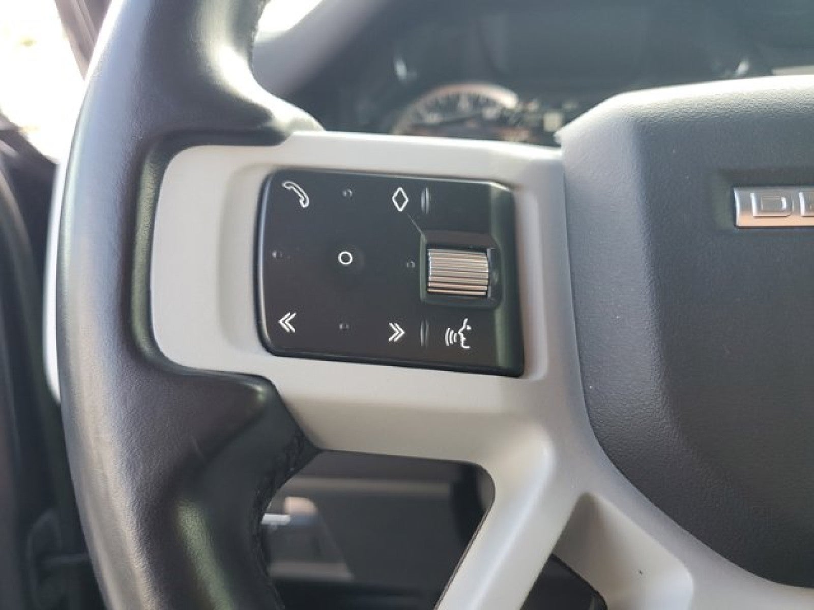 2023 Land Rover Defender S