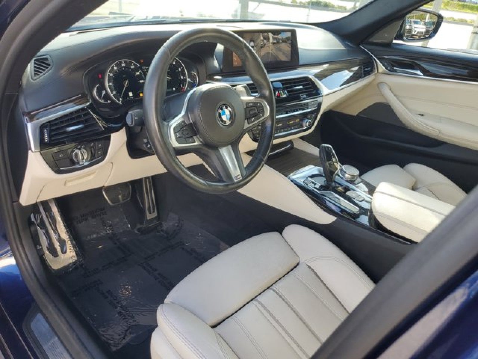 2018 BMW 5 Series 540i