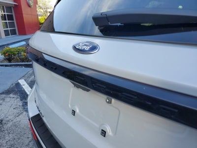 2025 Ford Explorer AWD Platinum