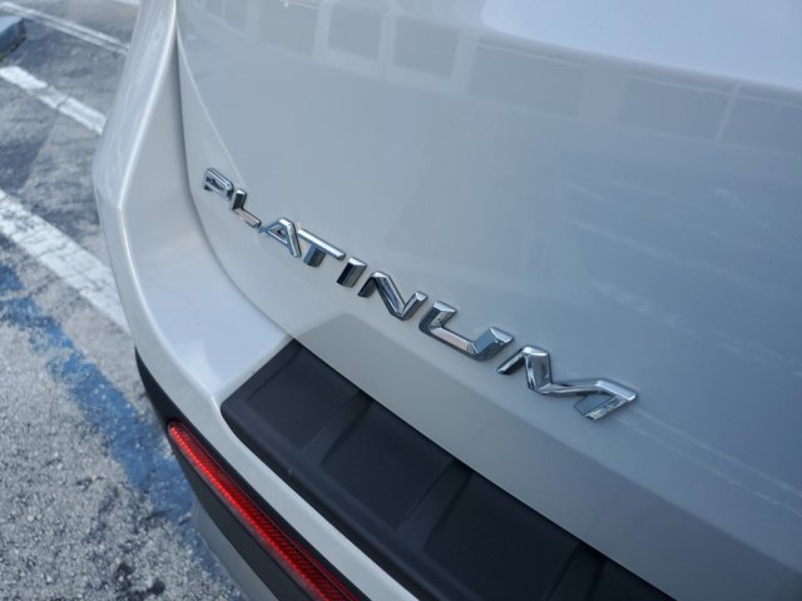 2025 Ford Explorer AWD Platinum