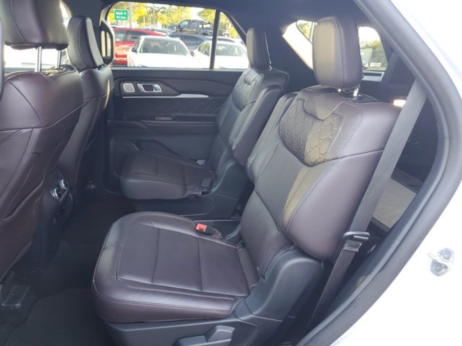 2025 Ford Explorer AWD Platinum