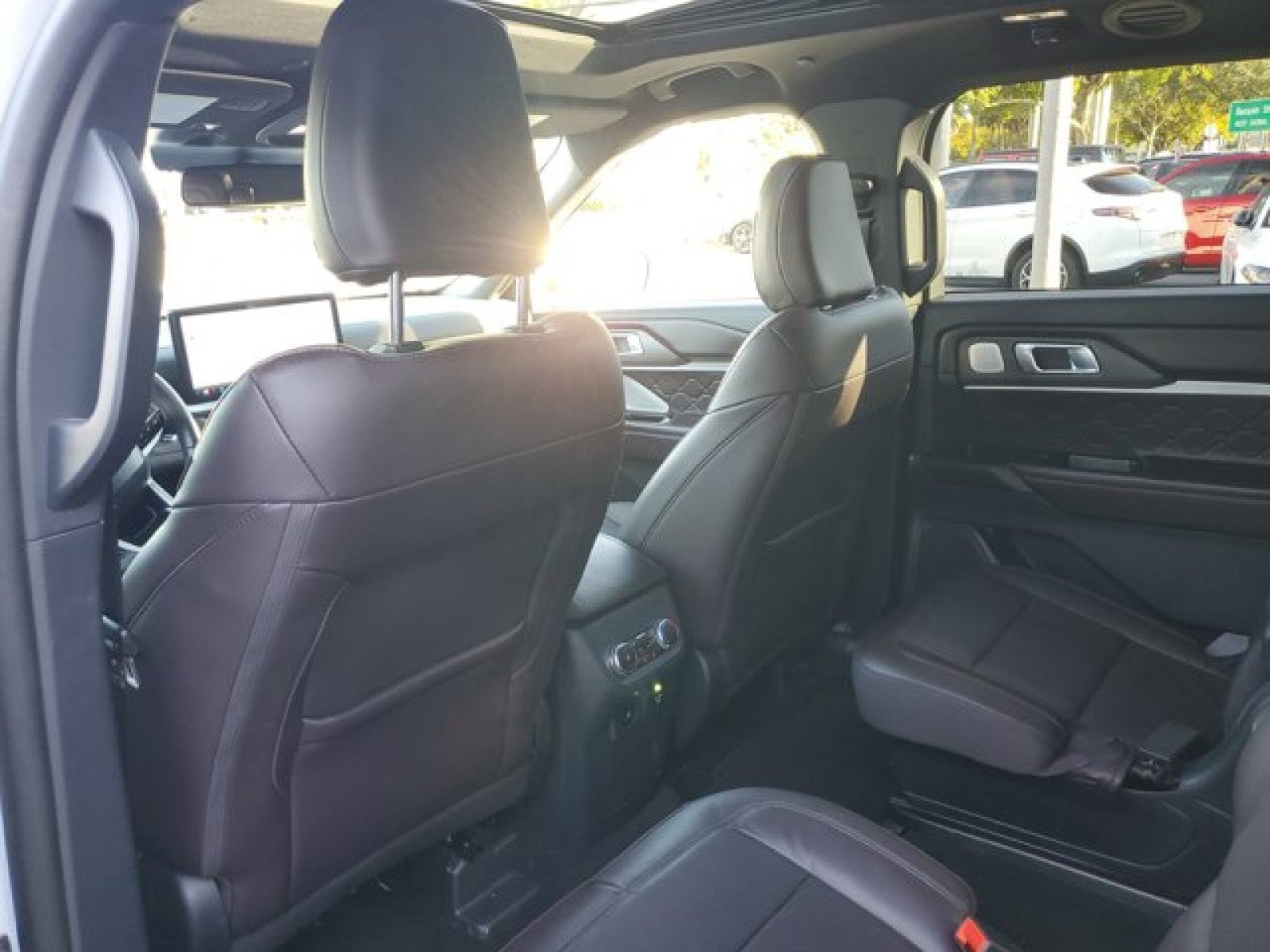 2025 Ford Explorer AWD Platinum