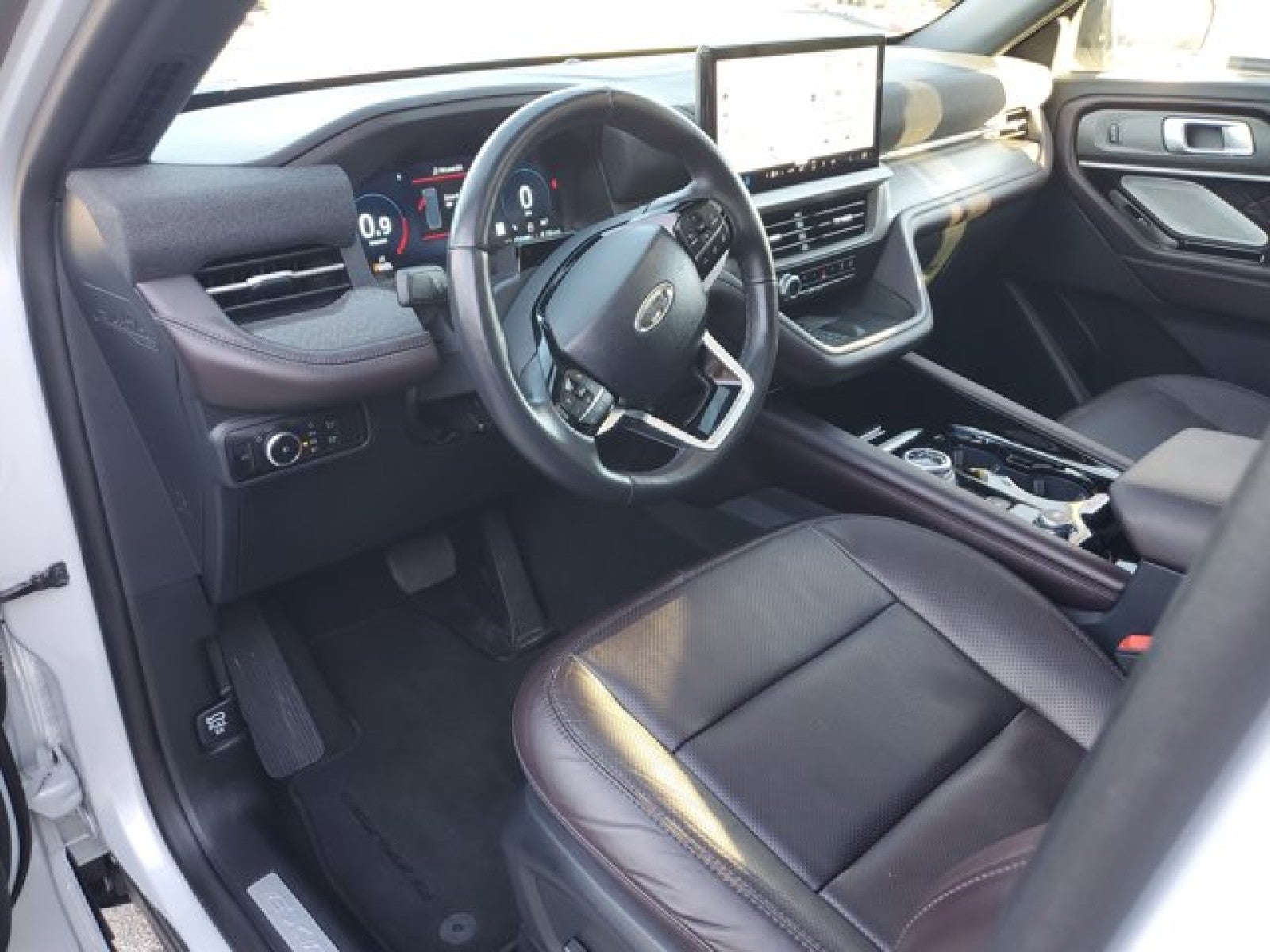 2025 Ford Explorer AWD Platinum