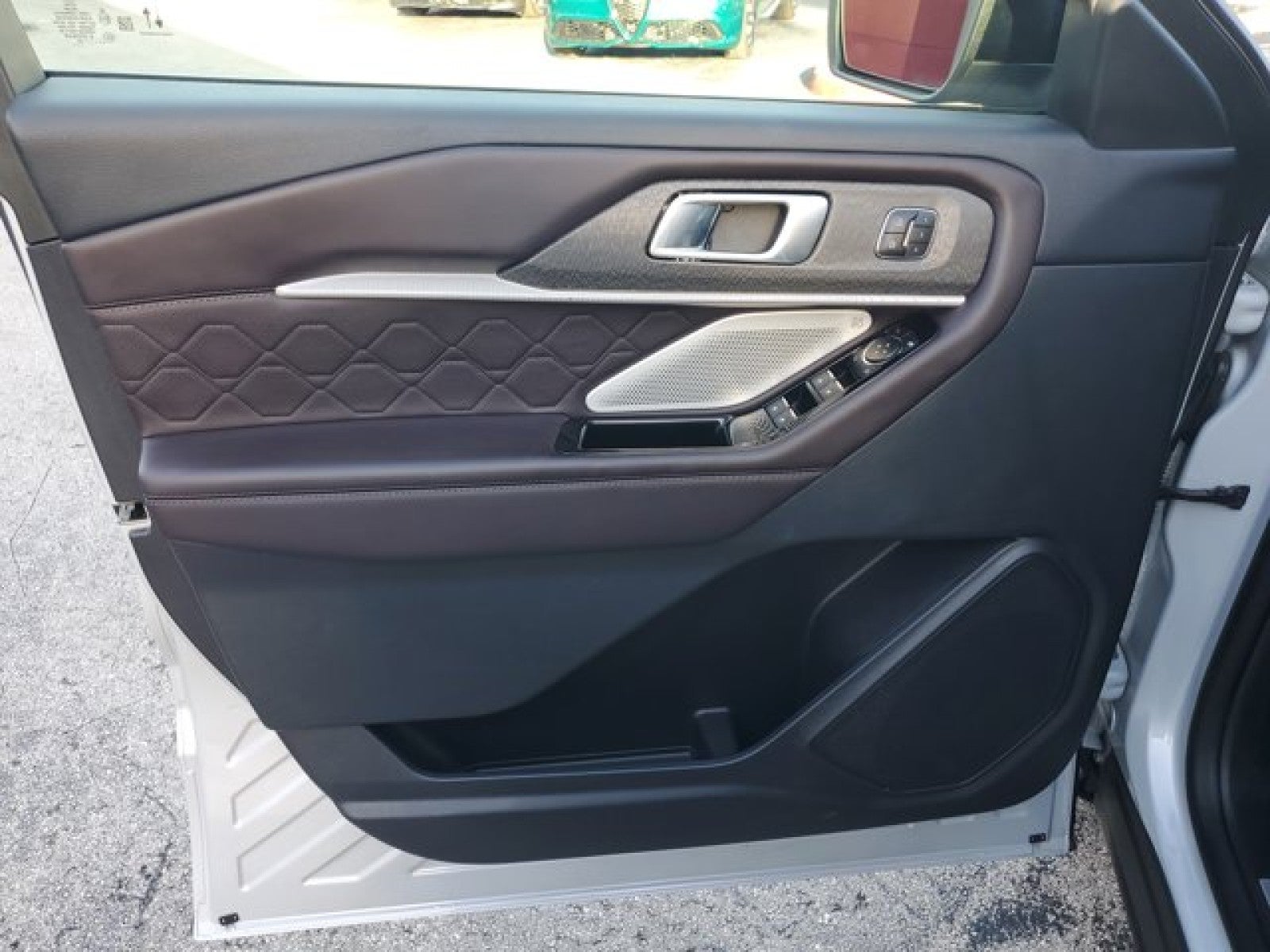 2025 Ford Explorer AWD Platinum