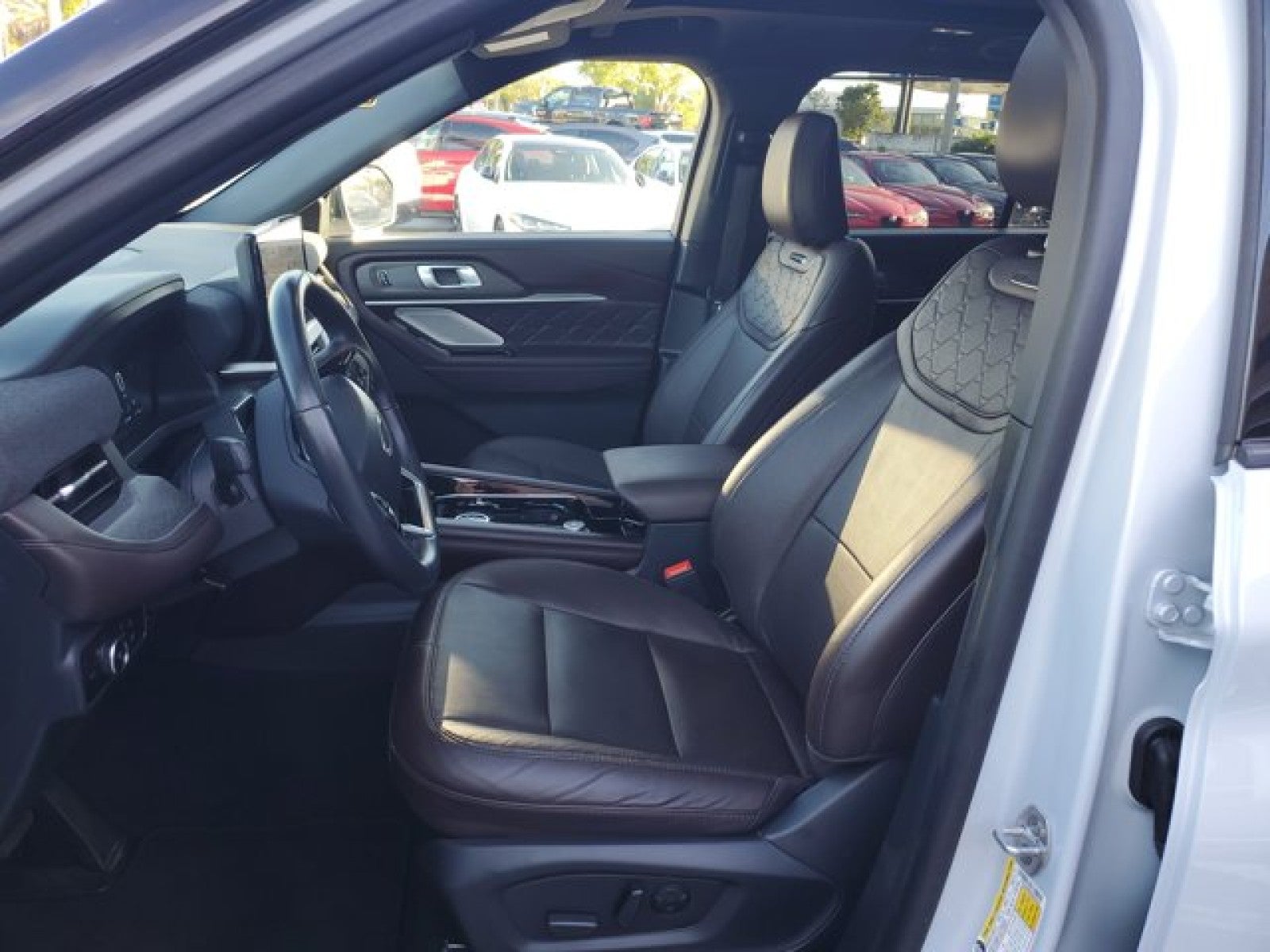 2025 Ford Explorer AWD Platinum