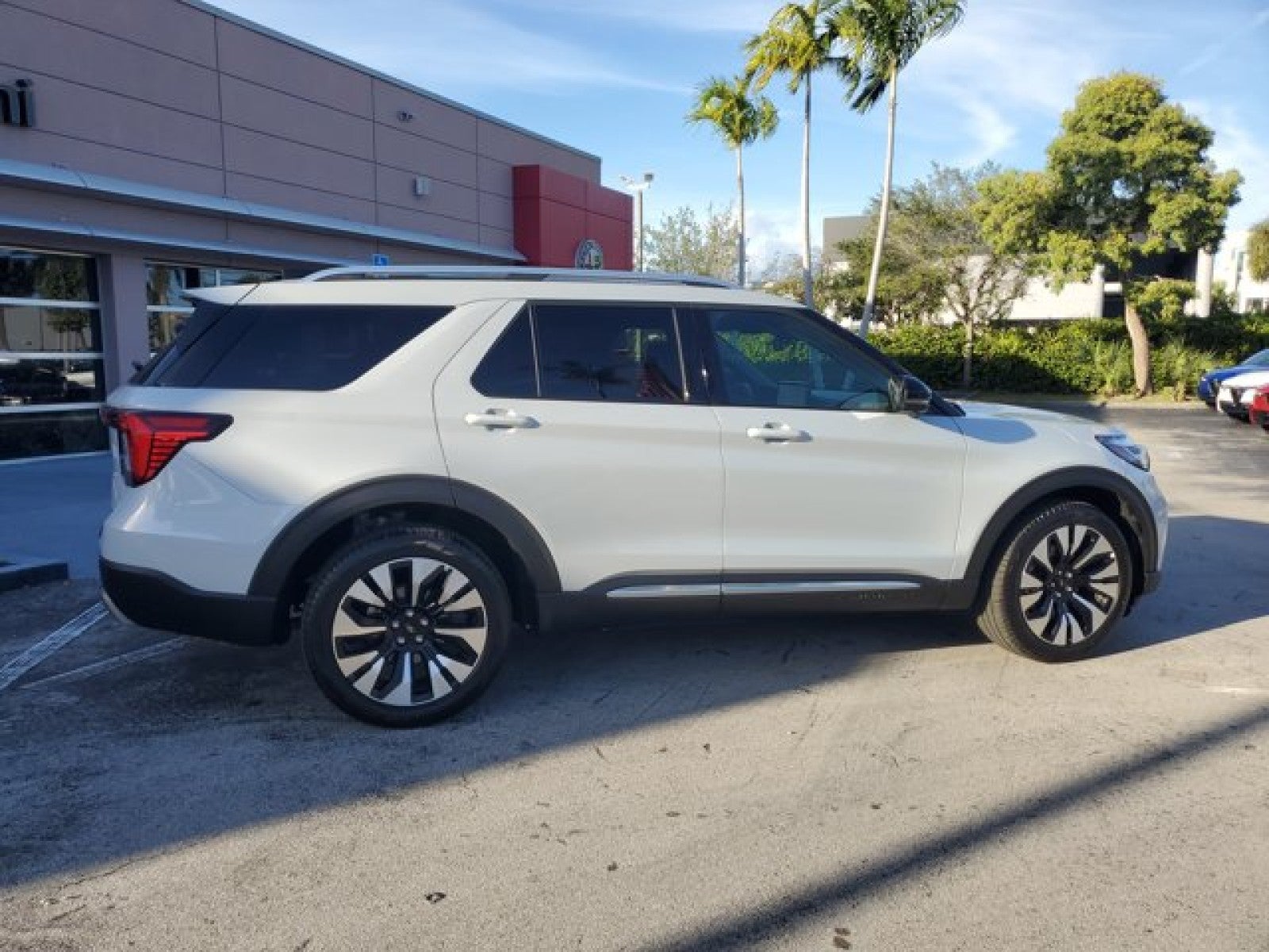 2025 Ford Explorer AWD Platinum