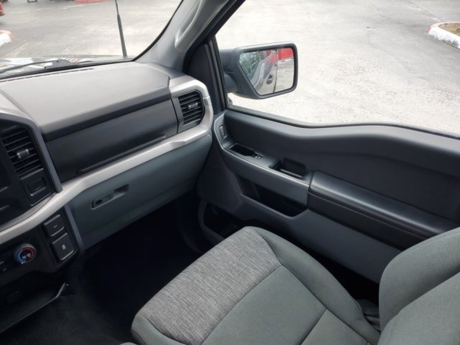 2023 Ford F-150 XLT 4WD