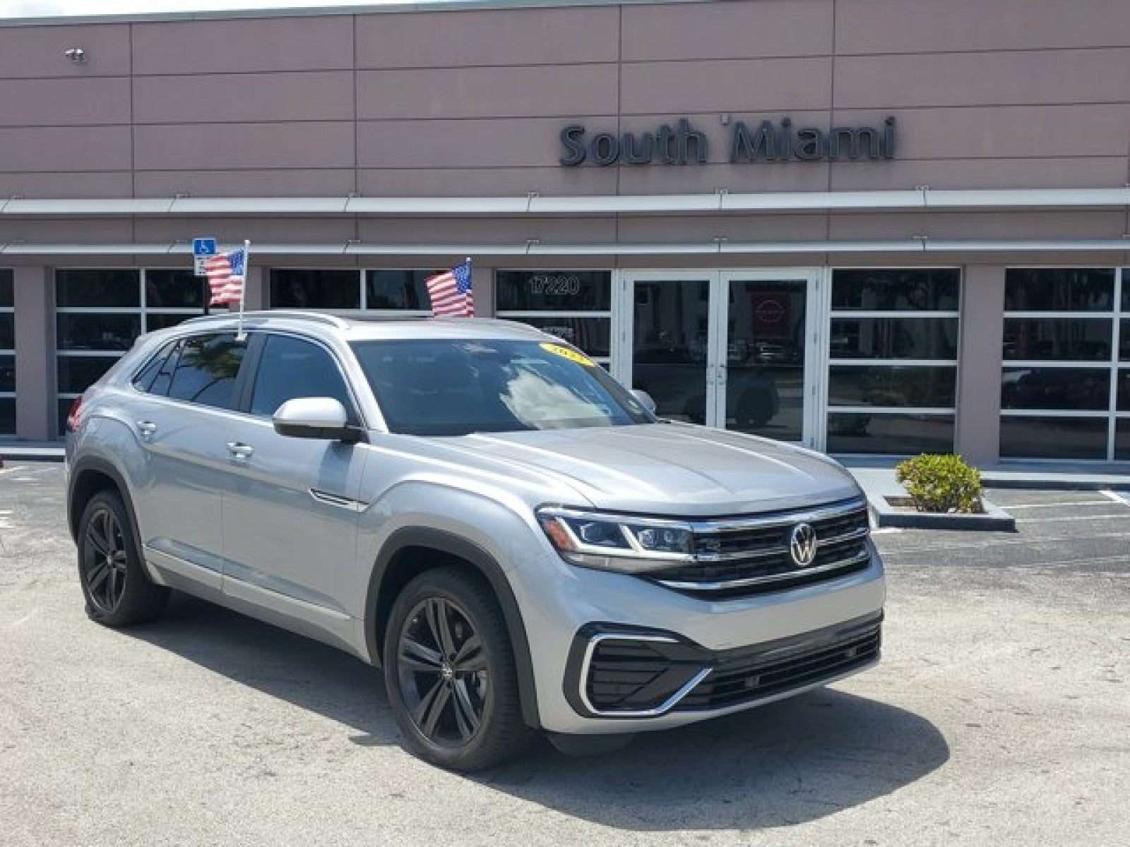 2022 Volkswagen Atlas Cross Sport 2.0T SEL R-Line