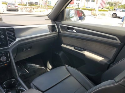 2022 Volkswagen Atlas Cross Sport 2.0T SEL R-Line