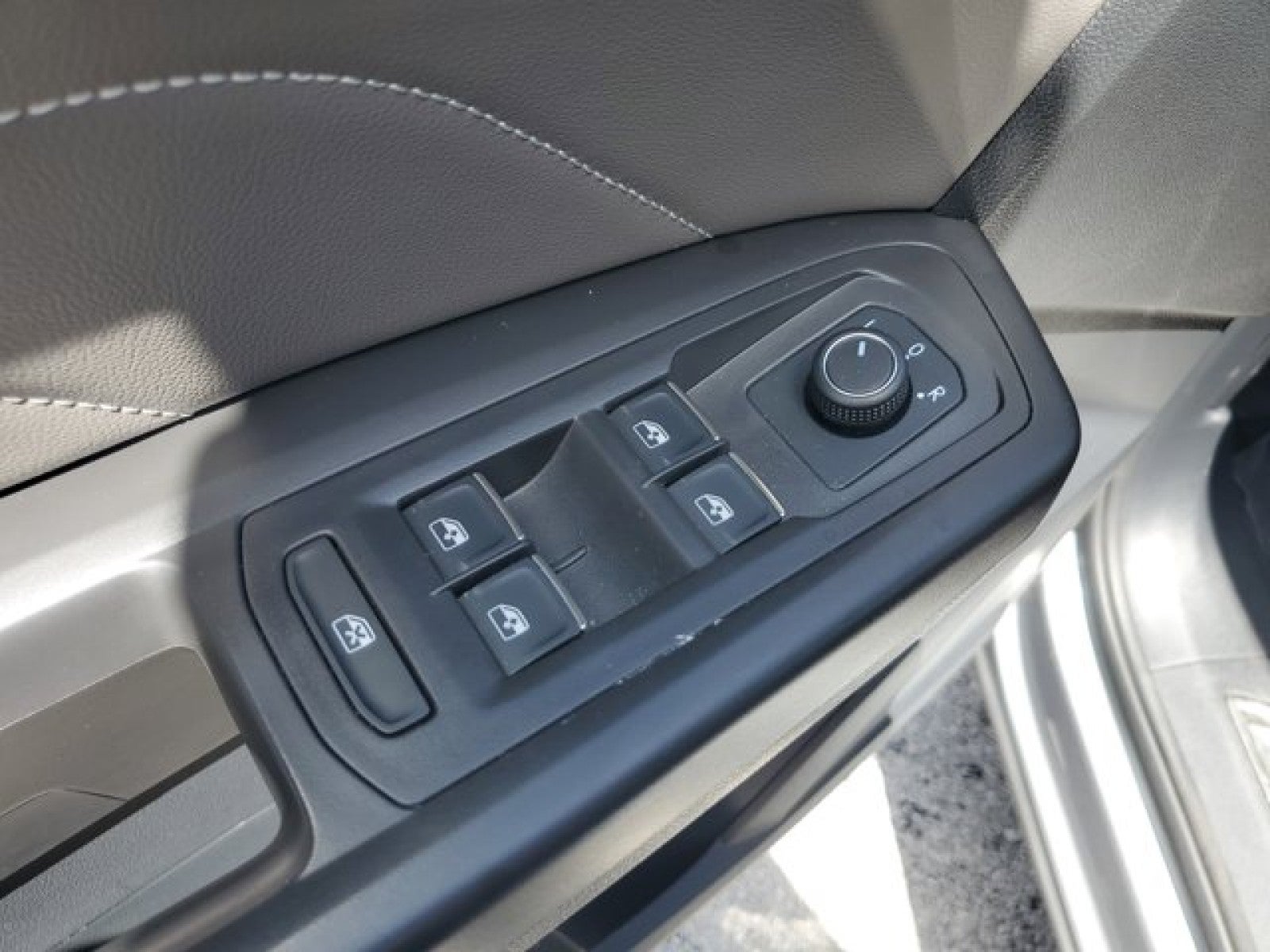 2022 Volkswagen Atlas Cross Sport 2.0T SEL R-Line