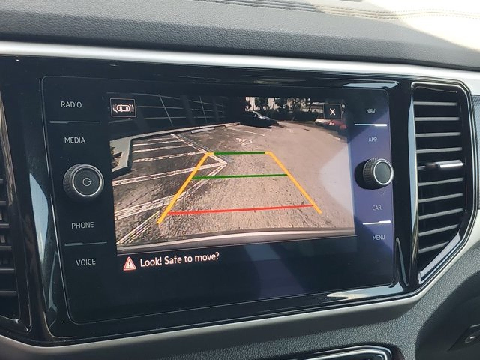 2022 Volkswagen Atlas Cross Sport 2.0T SEL R-Line