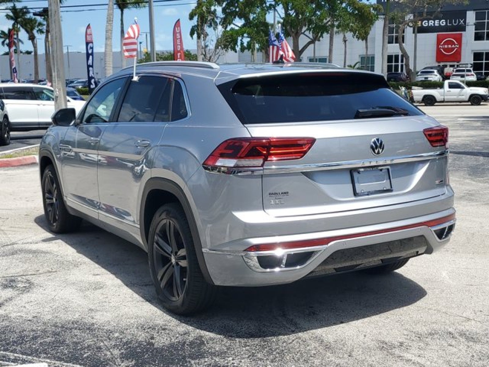 2022 Volkswagen Atlas Cross Sport 2.0T SEL R-Line