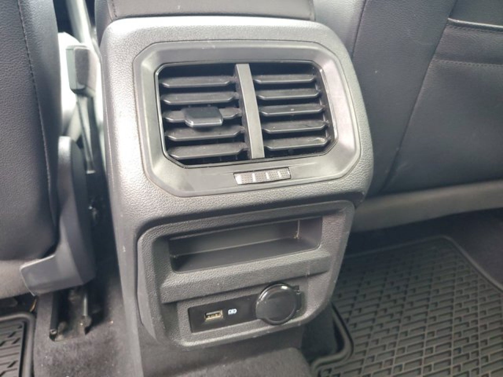 2020 Volkswagen Tiguan SE 3rd Seating