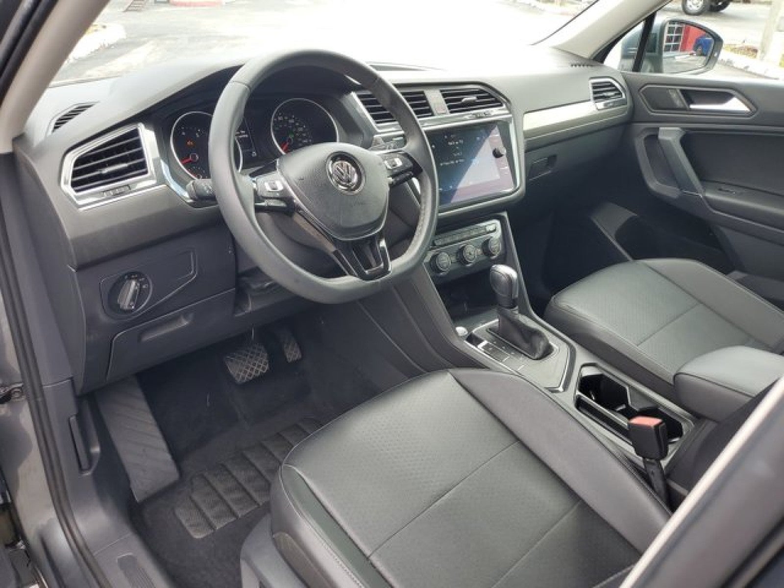 2020 Volkswagen Tiguan SE 3rd Seating