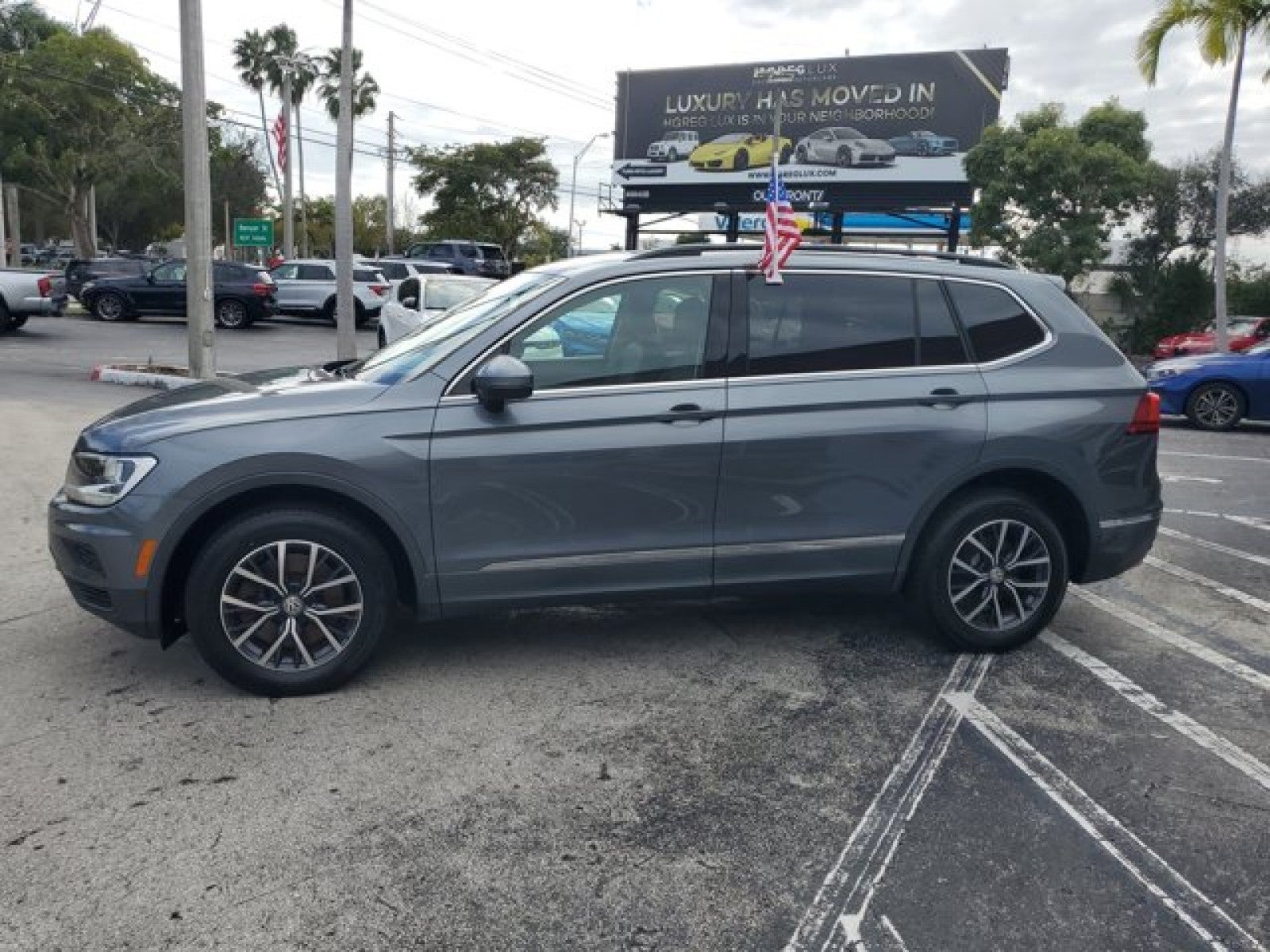 2020 Volkswagen Tiguan SE 3rd Seating