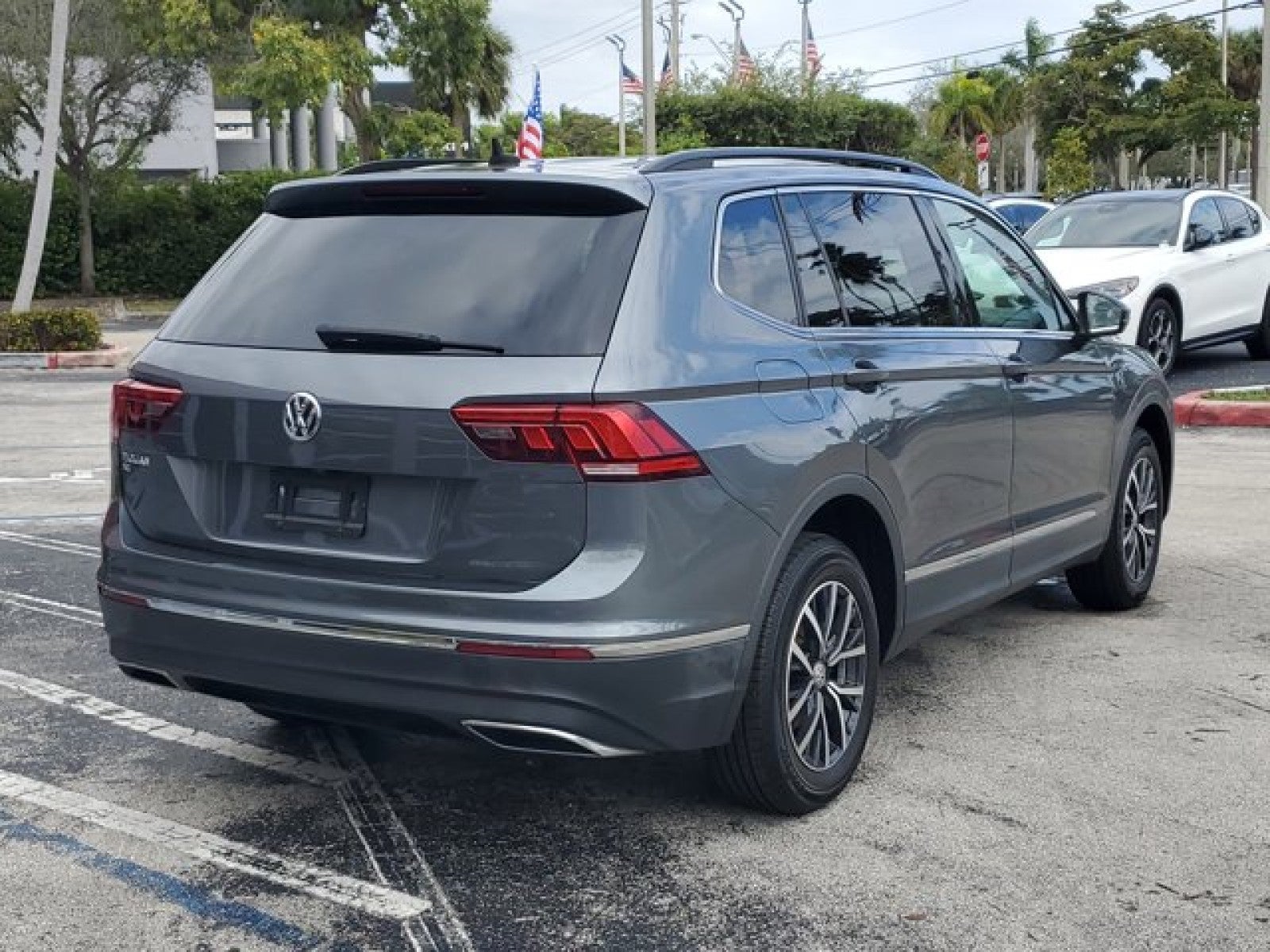 2020 Volkswagen Tiguan SE 3rd Seating