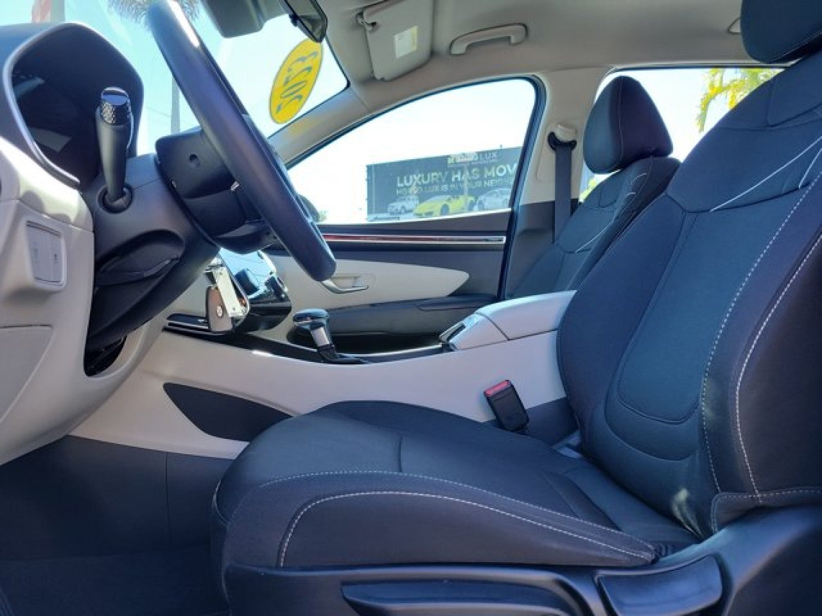 2023 Hyundai TUCSON SE