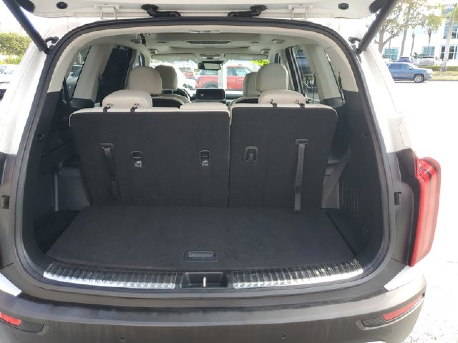 2022 Kia Telluride SX 3rd Row seating