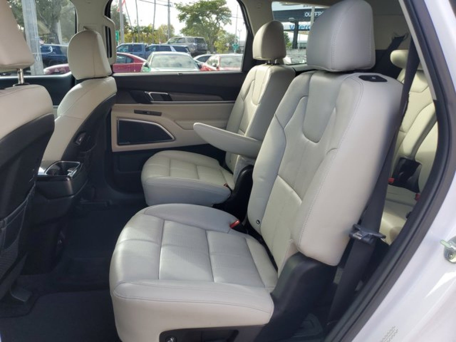 2022 Kia Telluride SX 3rd Row seating