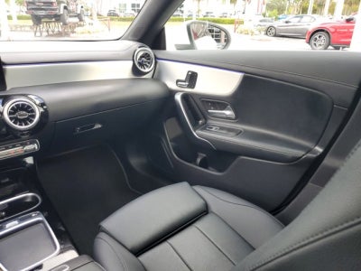 2025 Mercedes-Benz CLA 250