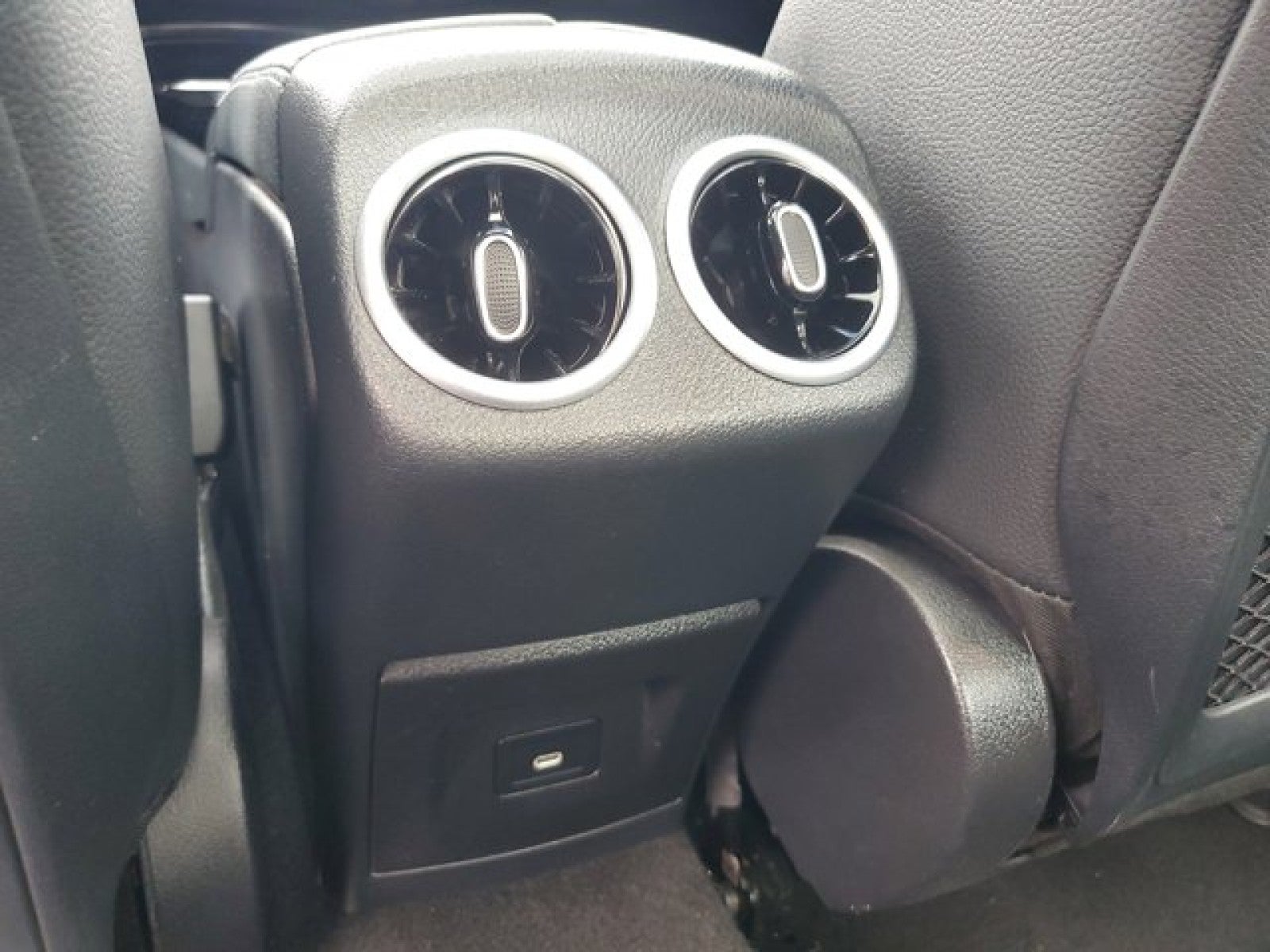 2025 Mercedes-Benz CLA 250