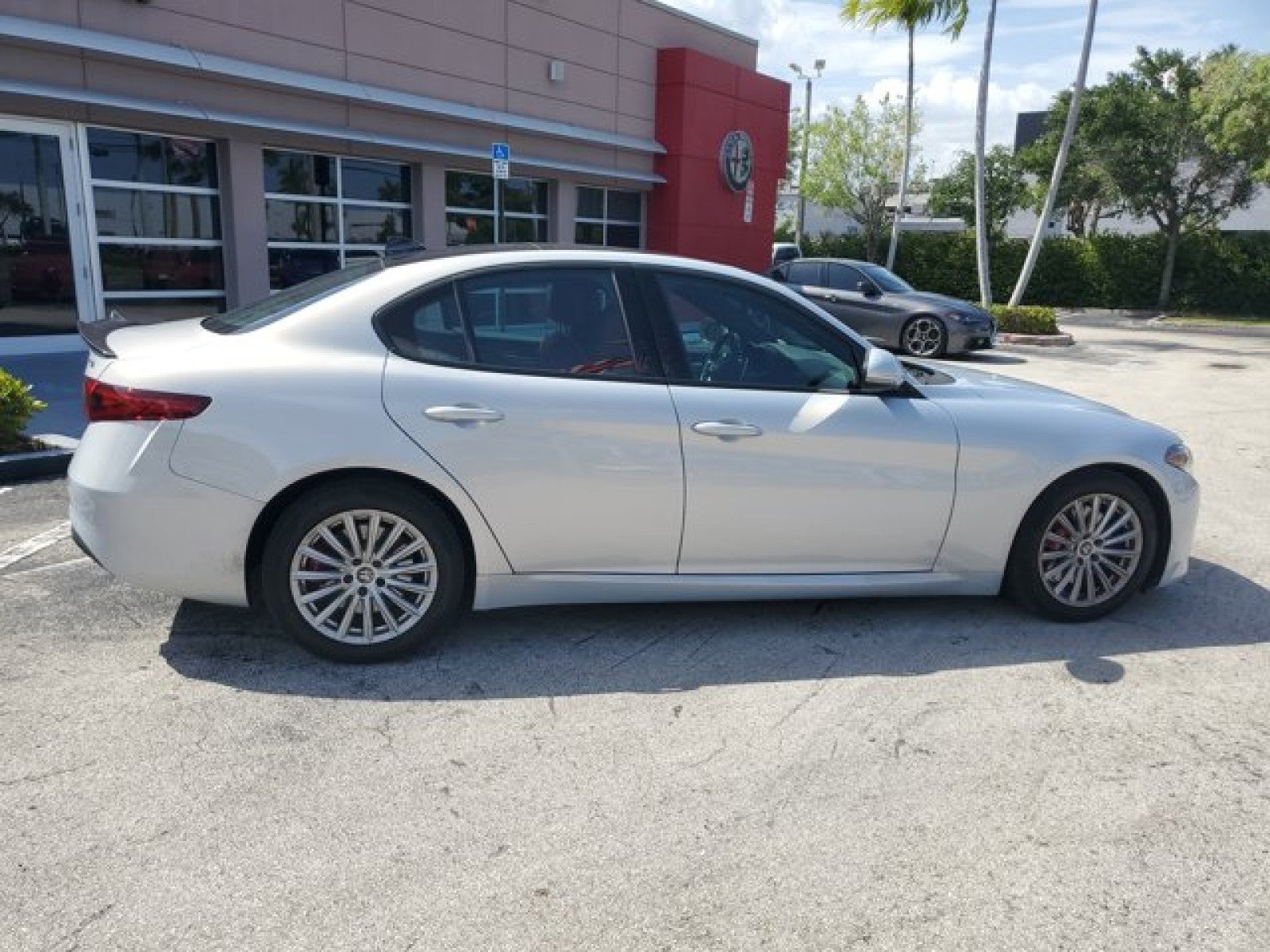 2023 Alfa Romeo Giulia Base