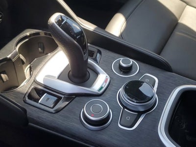 2022 Alfa Romeo Giulia Base