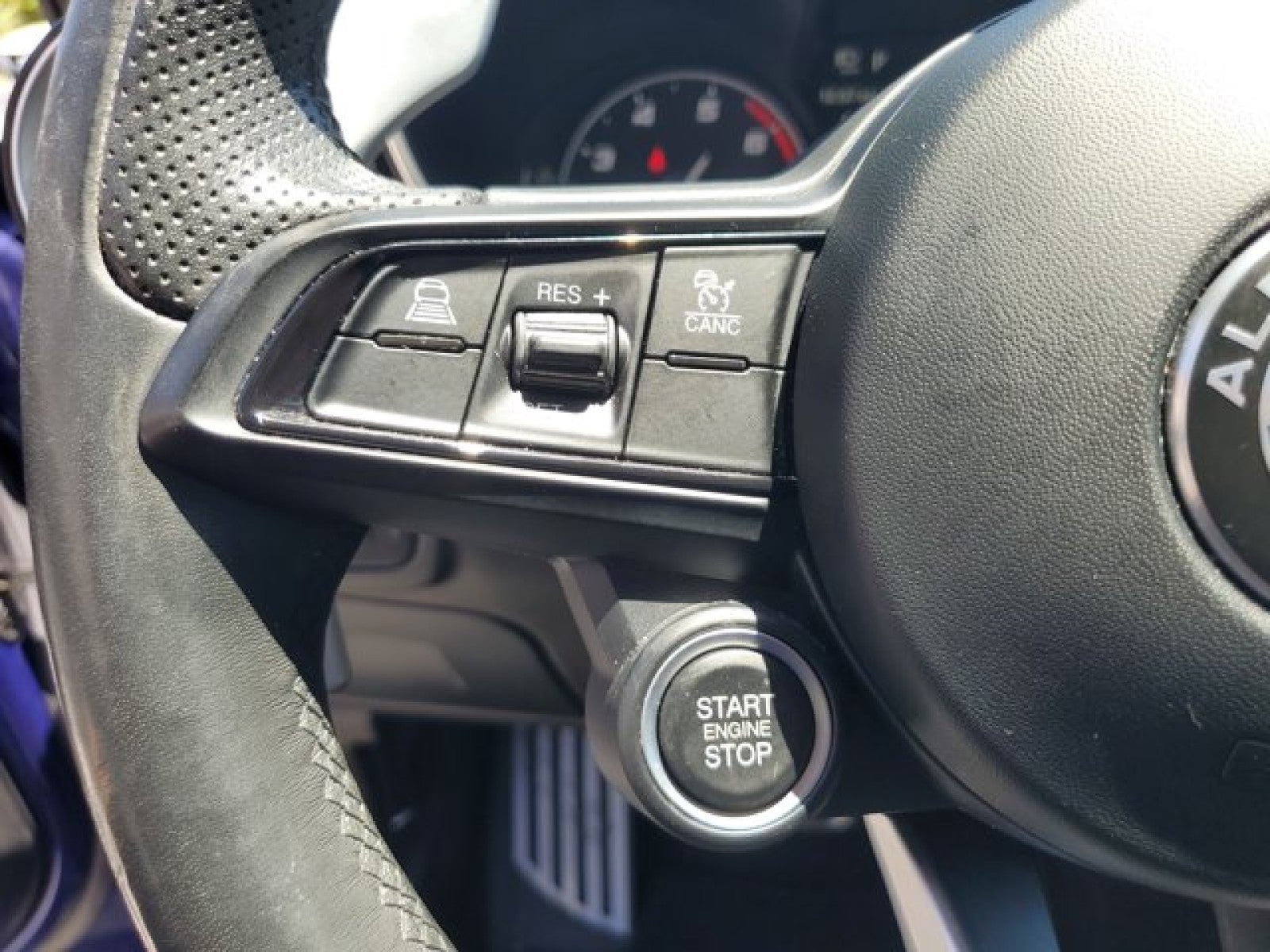 2022 Alfa Romeo Giulia Base