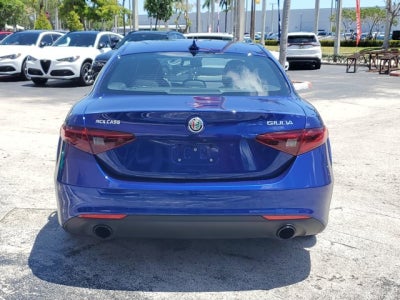 2022 Alfa Romeo Giulia Base