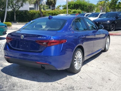 2022 Alfa Romeo Giulia Base