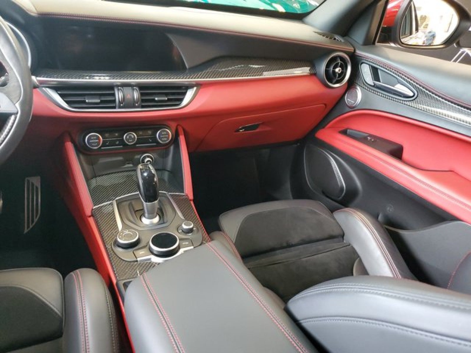 2018 Alfa Romeo Stelvio Quadrifoglio Base