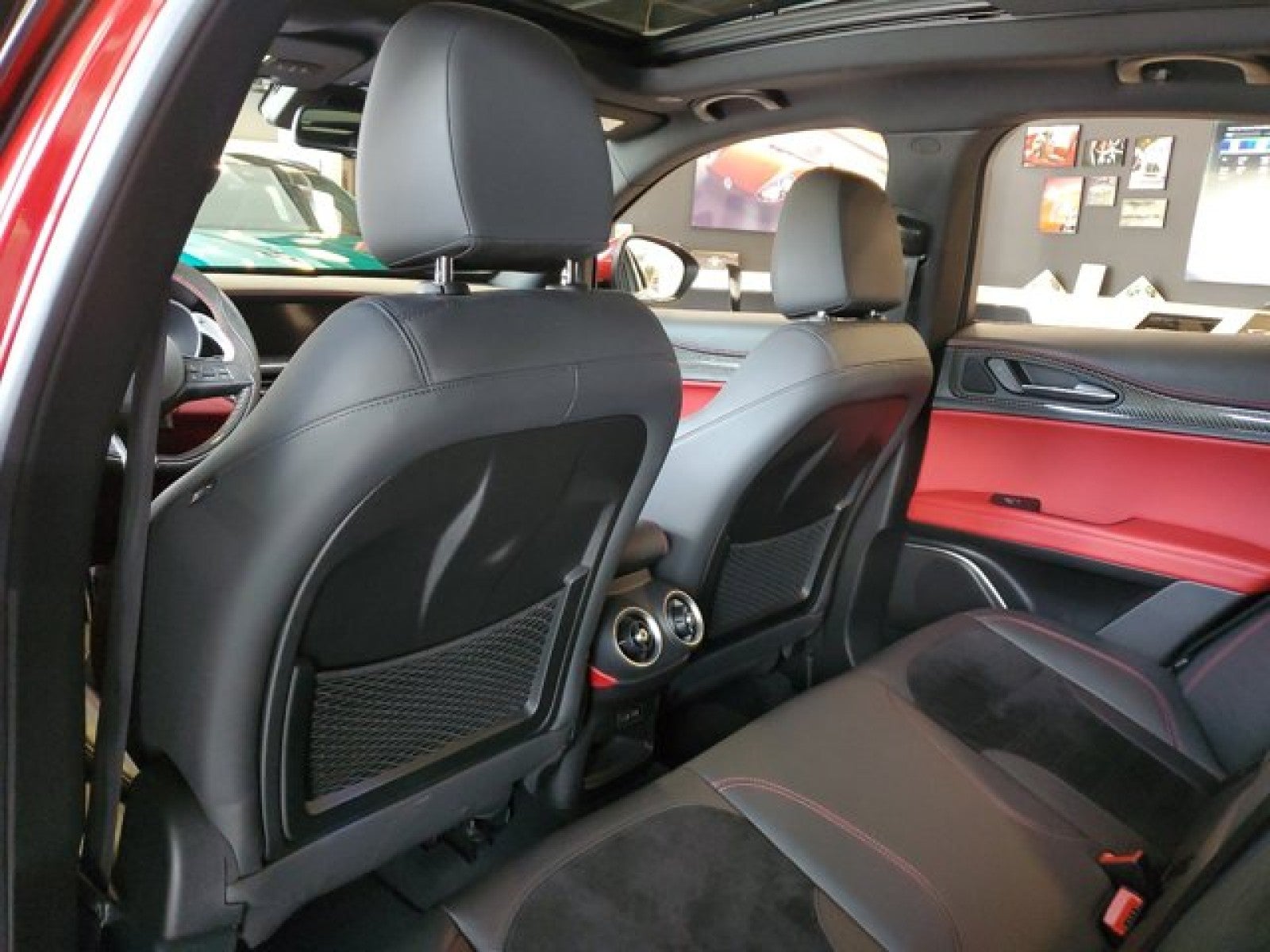 2018 Alfa Romeo Stelvio Quadrifoglio Base