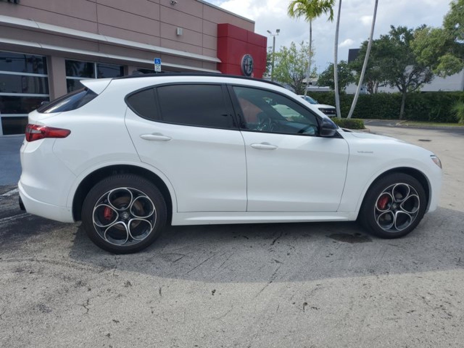 2022 Alfa Romeo Stelvio Veloce AWD